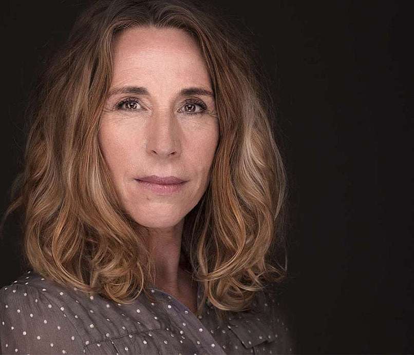 Ann Eleonora Jørgensen, alvorligt udtryk - Fotograf Christian Krog - Portrætfotograf