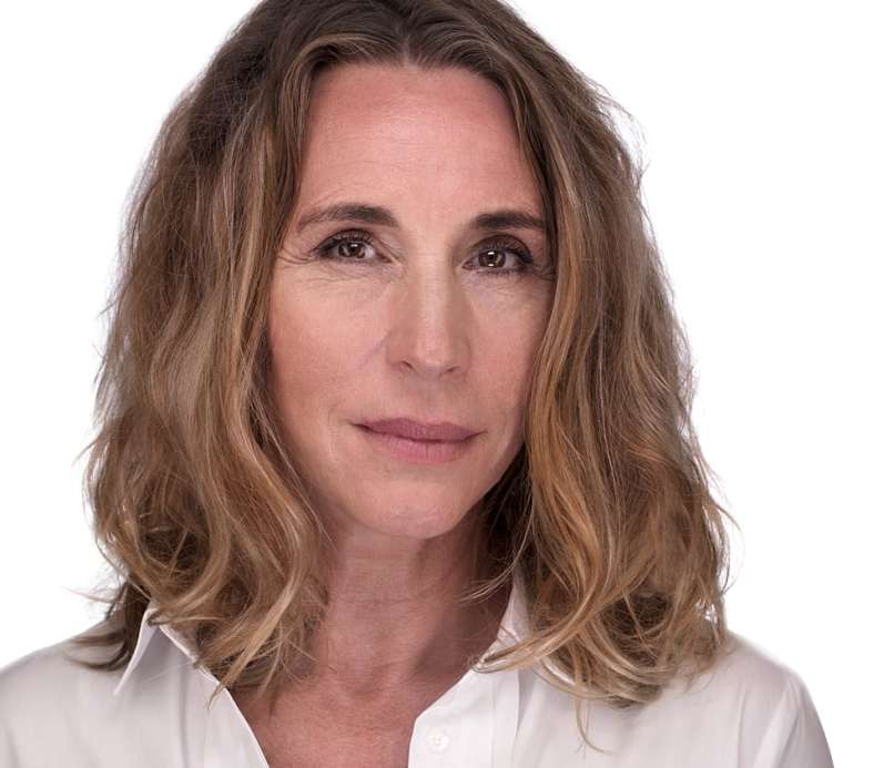 Ann Eleonora Jørgensen, imødekommende udtryk, portræt - Fotograf Christian Krog - Portrætfotograf