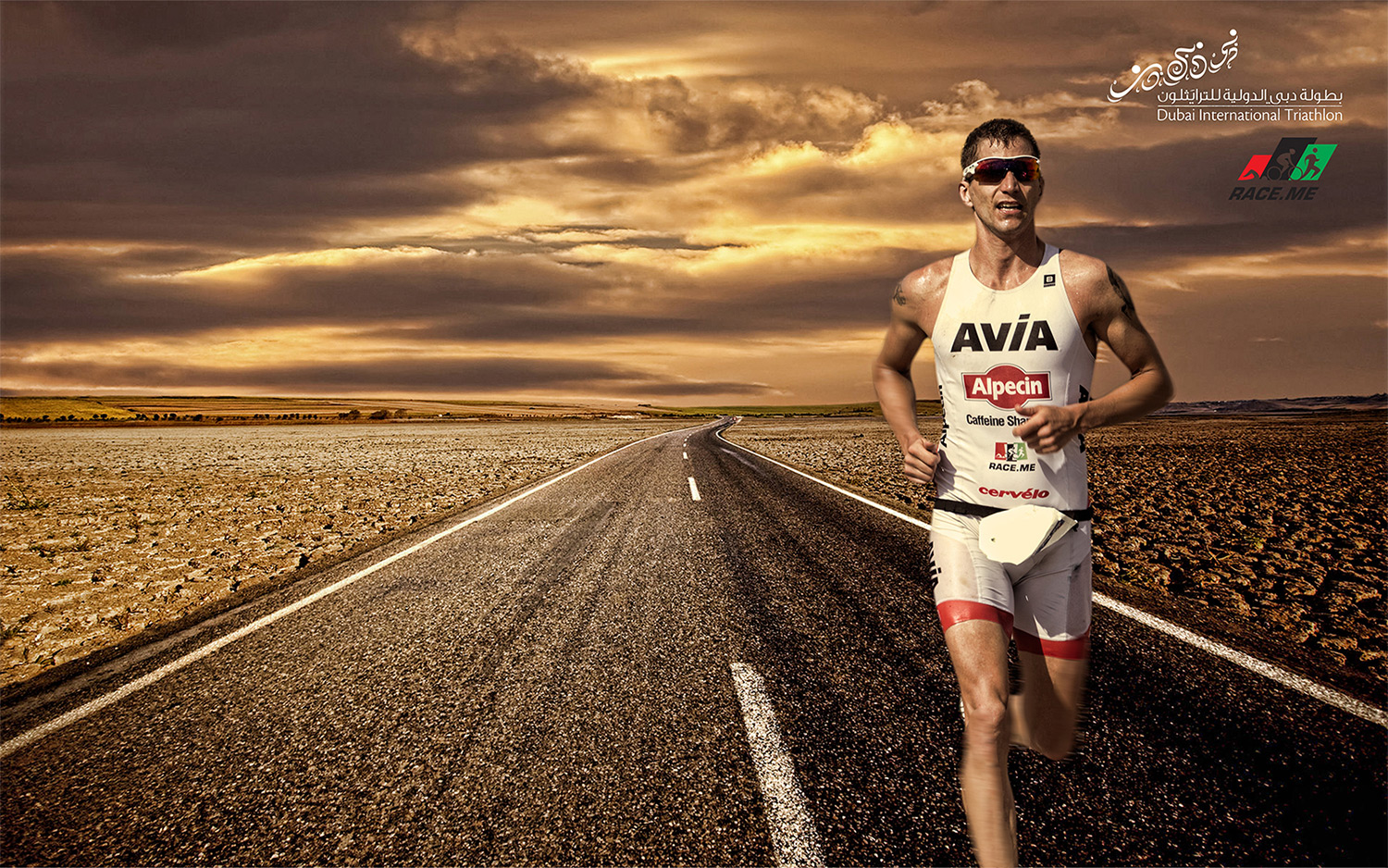 Tlll Schramm triathlete running in the desert Sportsportrætter