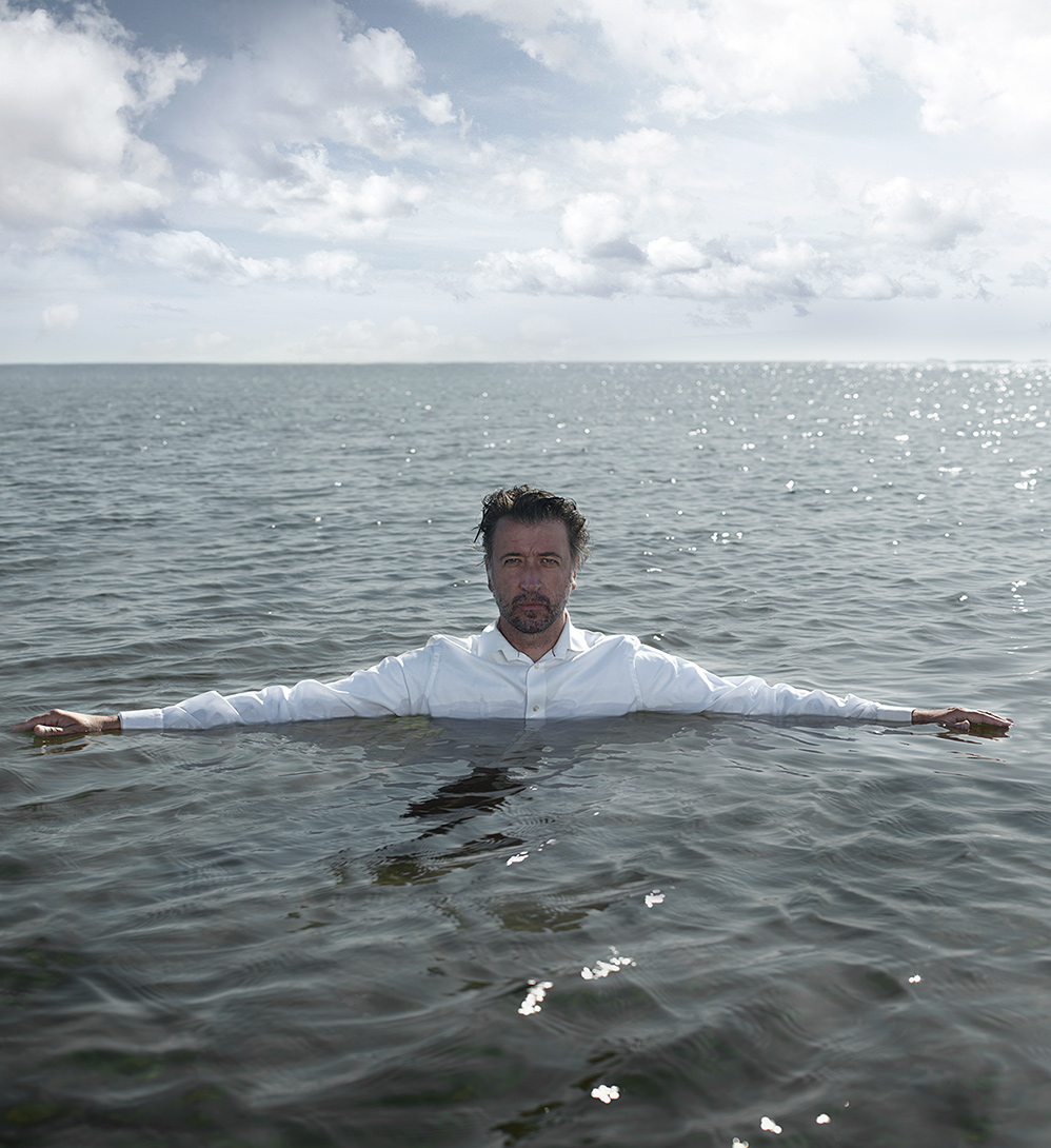 Gordon Kennedy i vandet